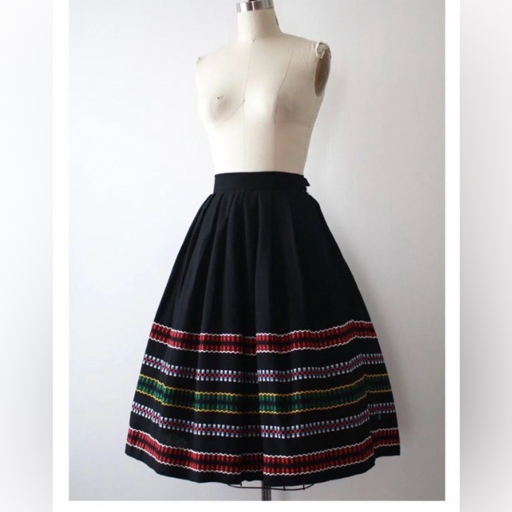 Vintage 1950s embroidered peasant circle skirt
